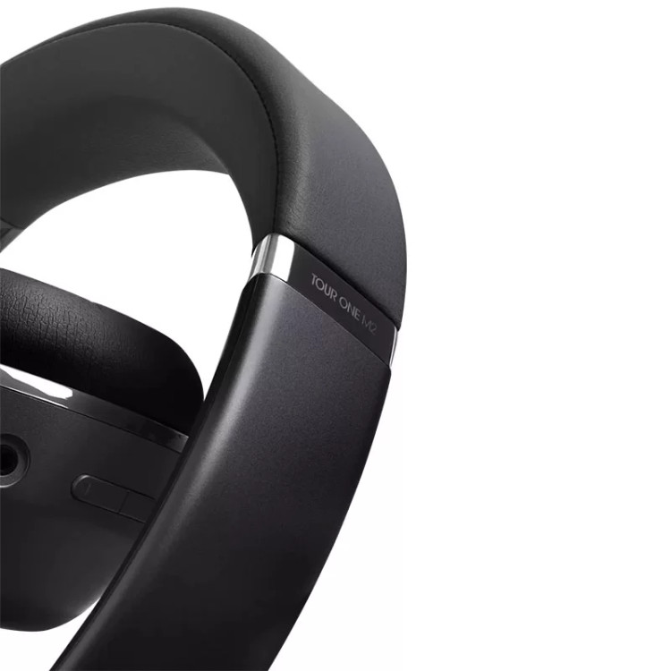 هدفون JBL Tour One M2